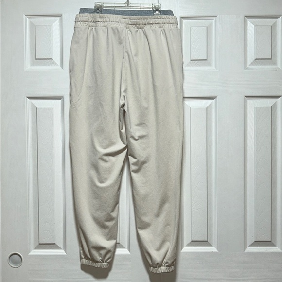 Vuori Halo Warm-Up Jogger - Women’s Size Large - Picture 3 of 9